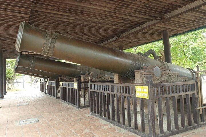 Excursão privada de dia inteiro à cidade imperial de Hue saindo do porto de Chan May
