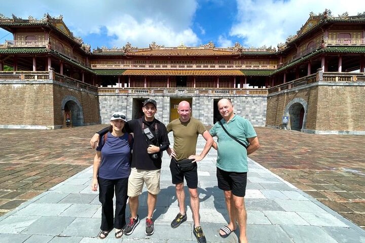 Excursão privada de dia inteiro à cidade imperial de Hue saindo do porto de Chan May
