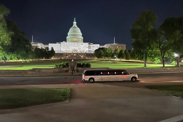 Stretch Limo Private Day and Night Custom Tour of Washington DC