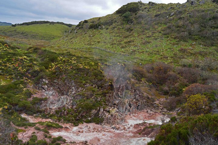 テルセイラ島のラグーンと火山の 1 日ツアー