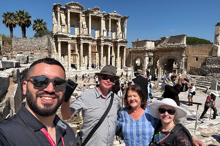 PRIVATE TOUR FOR CRUISERS : Mary's House (Meryemana) と Ephesus
