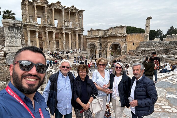 PRIVATE TOUR FOR CRUISERS : Mary's House (Meryemana) と Ephesus