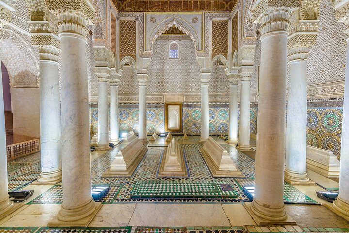 Marrakech : Bahia Palace, Saadian Tombes, Souk & Medina Begeleide Tour