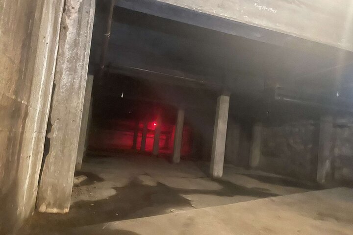 Recorrido por las obras de botellas de la cervecería embrujada Lemp
