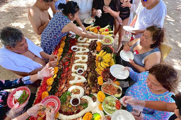 Privat Tri Island Hopping & Boodle Fight Lunsj på Siargao Island