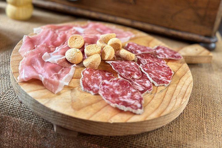 Pequeno grupo Reggio Tour de meio dia de comida e vinho com produtores locais