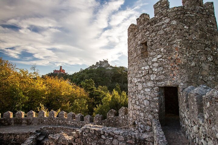 Sintra Private Tour med billetter: Pena Palace & Moorish Castle
