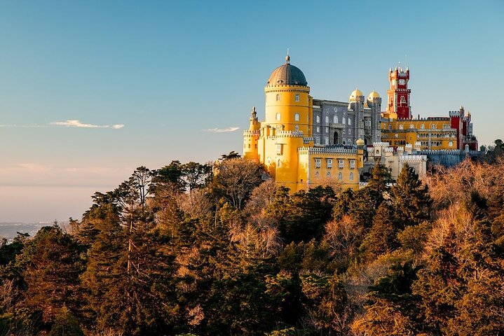 Sintra Private Tour med billetter: Pena Palace & Moorish Castle