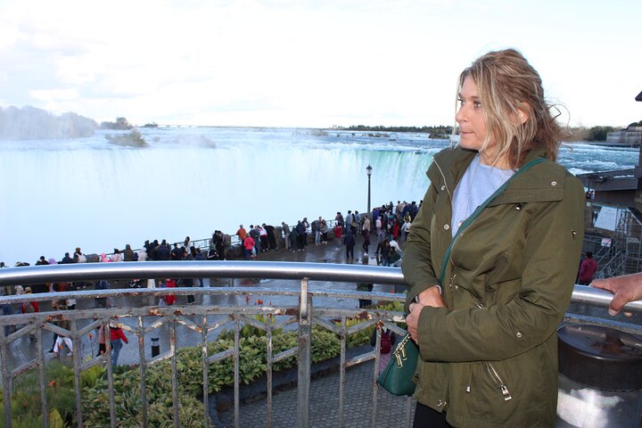 Niagara Falls Canada Guided Walking Tour With Boat Cruise