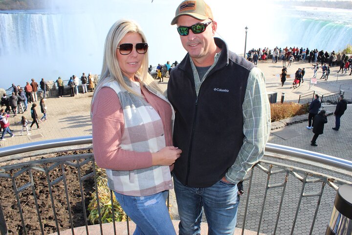 Niagara Falls Canada Guided Walking Tour With Boat Cruise