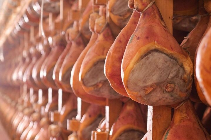 Tour Laticínios Parmigiano Reggiano e Presunto de Parma