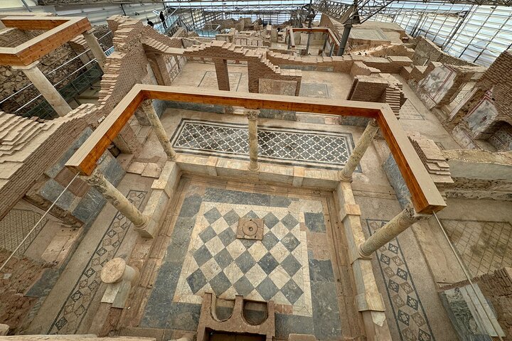 PRIVATE TOUR FOR CRUISERS : Mary's House (Meryemana) と Ephesus