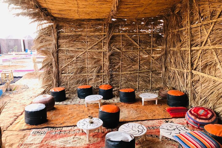 Camp privé de 2 jours dans le désert au départ d'Errachidia avec Camel Trek & Jeep