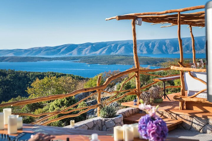 Wijnproeverij Rondreis vanuit Hvar - Familiewijnmakerij op een heuveltop