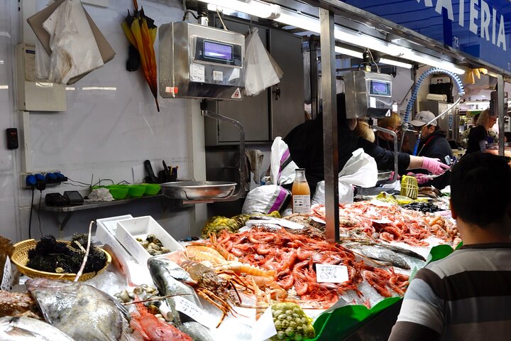 Tour gastronómico matutino por Girona y mercado local