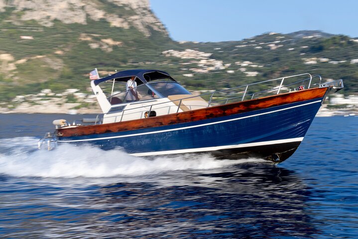 Excursion en bateau en petit groupe : Découvrez la côte amalfitaine au départ de Positano