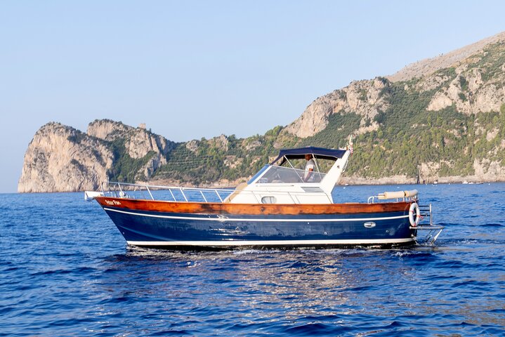 Excursion en bateau en petit groupe : Découvrez la côte amalfitaine au départ de Positano