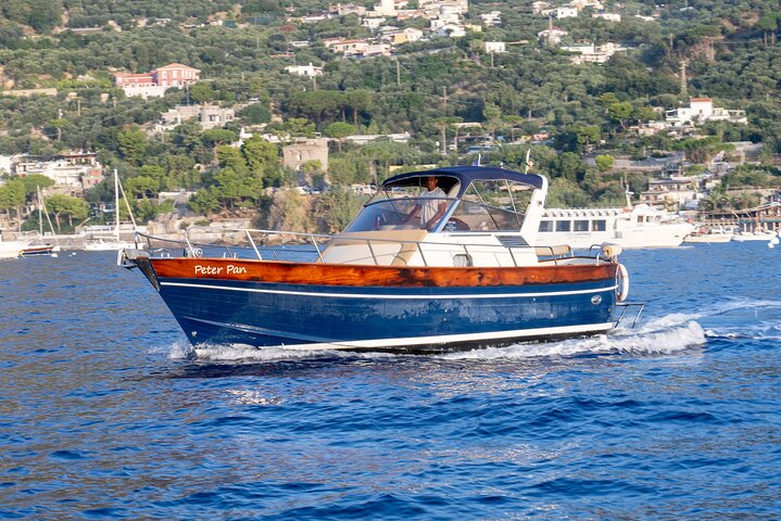 Excursion en bateau en petit groupe : Découvrez la côte amalfitaine au départ de Positano