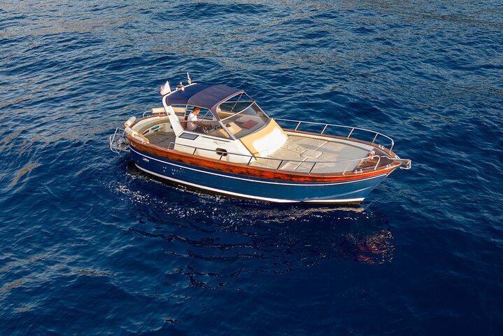 Excursion en bateau en petit groupe : Découvrez la côte amalfitaine au départ de Positano