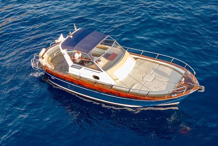 Excursion en bateau en petit groupe : Découvrez la côte amalfitaine au départ de Positano