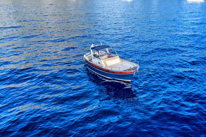 Excursion en bateau en petit groupe : Découvrez la côte amalfitaine au départ de Positano