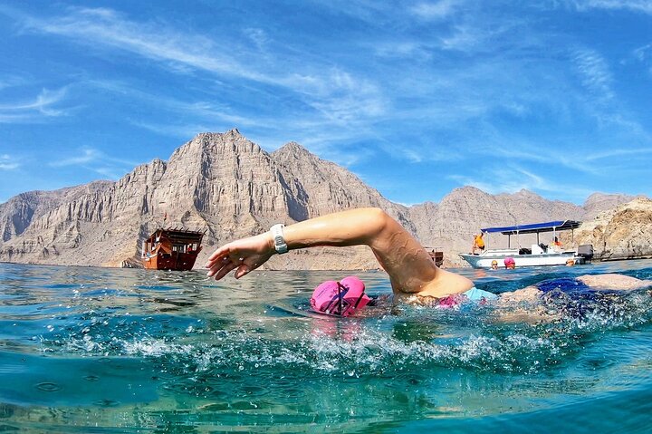 Volledige dag Dhow: Khasab, Musandam: dolfijnen, snorkelen en fjorden