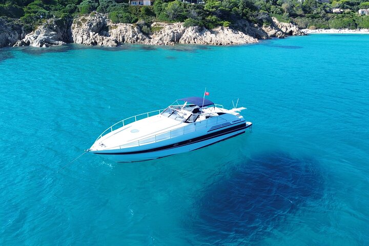 Alquiler de yate privado de medio día en nuestro Pershing 40 en Saint Tropez