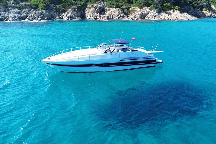 Alquiler de yate privado de medio día en nuestro Pershing 40 en Saint Tropez