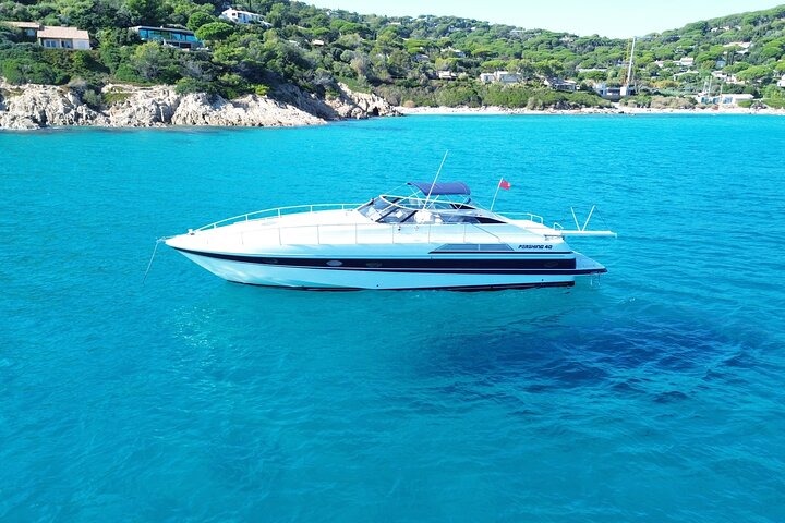 Alquiler de yate privado de medio día en nuestro Pershing 40 en Saint Tropez