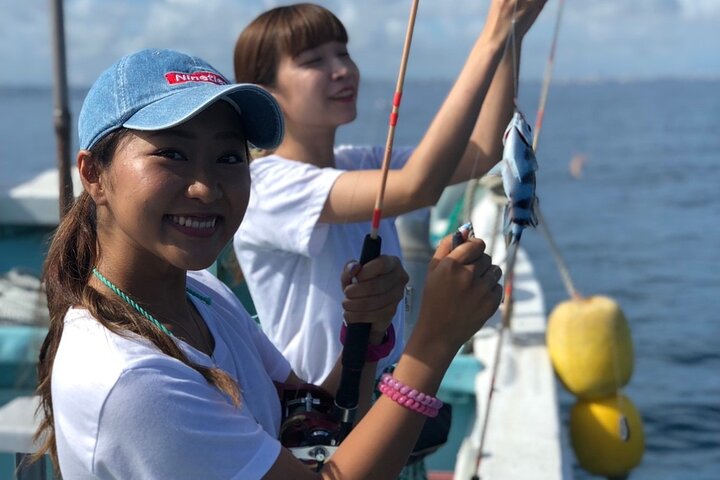 Kajakfahrt durch die Mangroven und Meeresangeln auf Okinawa