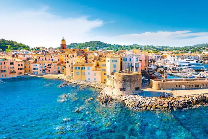 Location de yacht privé d'une demi-journée à Saint Tropez sur notre Pershing 45