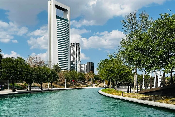 Best "City tour Monterrey de Noche" + Guide + transfer