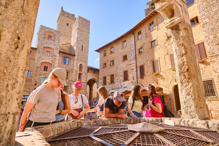 Pisa, Siena, San Gimignano met lunch en wijnproeverij bij een wijnmakerij