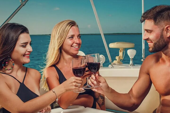Experiencia privada en yate en Puerto Vallarta con aperitivos y barra libre