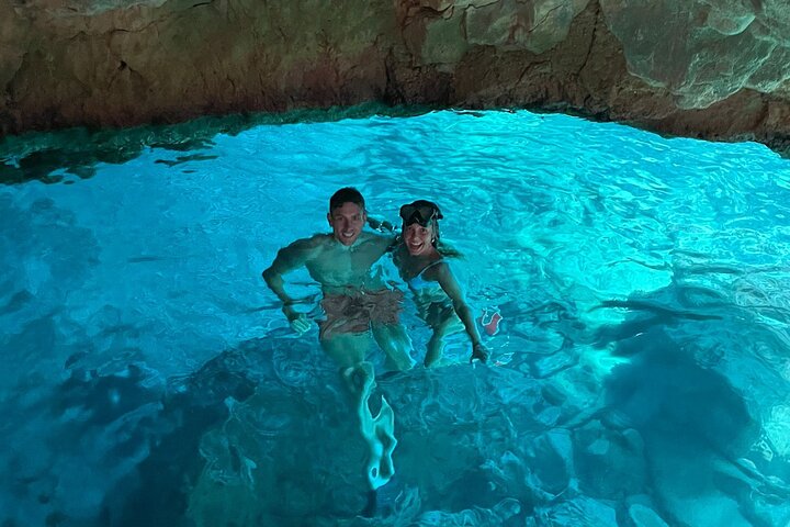 Cuevas inexploradas y paraíso para practicar snorkel: tour en kayak por Cala Granadella