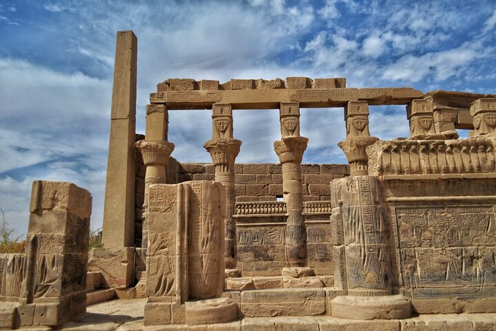 Croisière de 4 jours et 3 nuits sur le Nil d'Assouan à Louxor et Abou Simbel + montgolfière