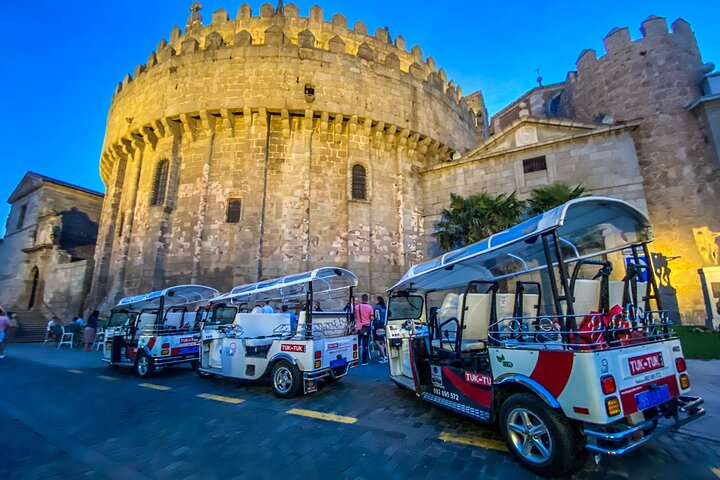 Tour guidato completo di Ávila in tuk-tuk con soste (1 ora)