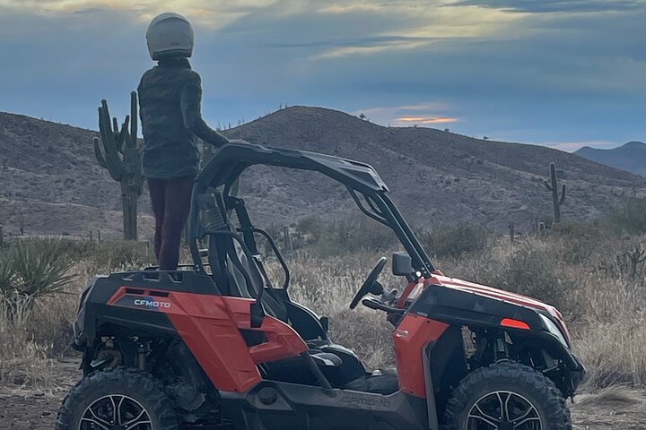 Tour guidé en ATV ou UTV au coucher du soleil pour 2 personnes hors route à Scottsdale