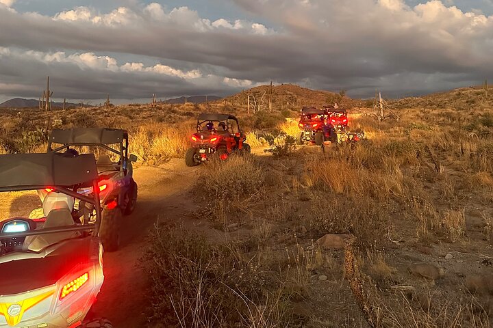Tour guidé en ATV ou UTV au coucher du soleil pour 2 personnes hors route à Scottsdale