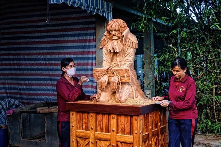 Hoi An Erfahrung 3 Stunden Holzschnitzkurs mit lokalem Künstler