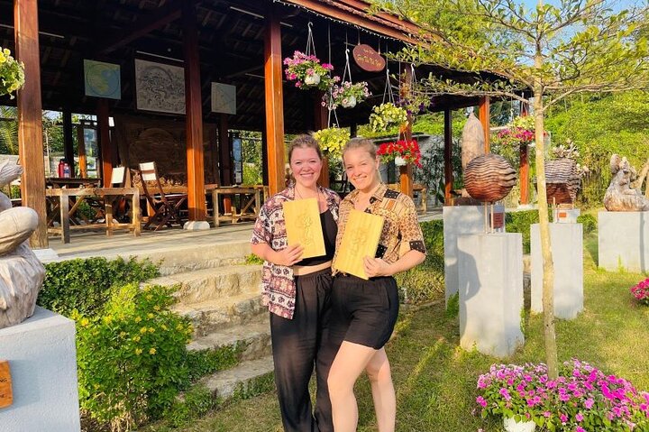 Hoi An Erfahrung 3 Stunden Holzschnitzkurs mit lokalem Künstler