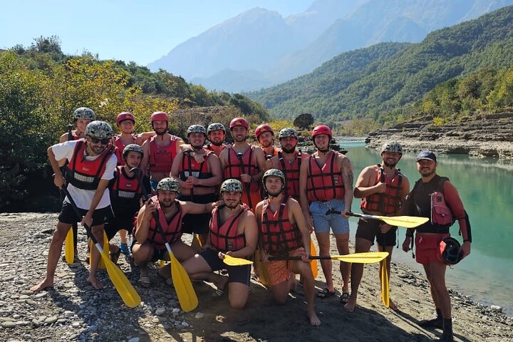 Geweldige Rafting-ervaring op de Last Wild Vjosa-rivier van Europa in Permet, Albanië