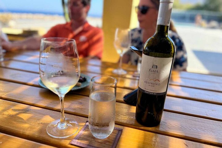 Santorini Weinabenteuer mit 12 Weinproben, Tapas und Sonnenuntergang