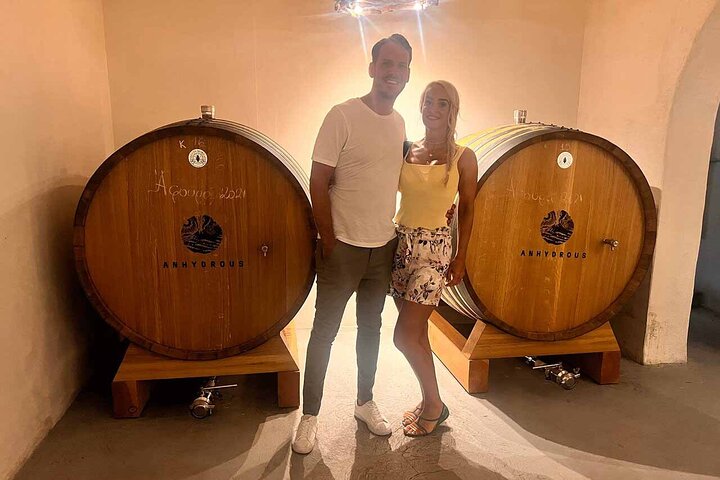 Santorini Weinabenteuer mit 12 Weinproben, Tapas und Sonnenuntergang