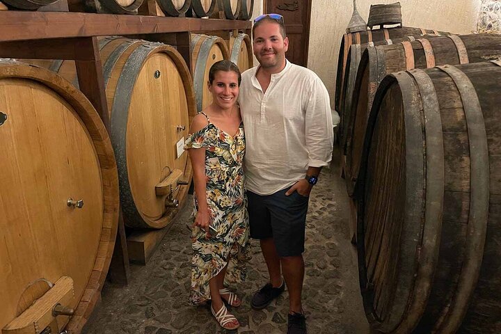 Santorini Weinabenteuer mit 12 Weinproben, Tapas und Sonnenuntergang