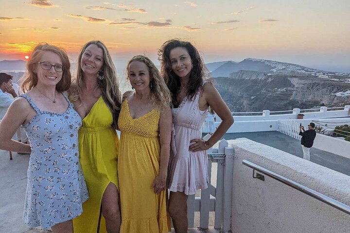 Santorini Weinabenteuer mit 12 Weinproben, Tapas und Sonnenuntergang