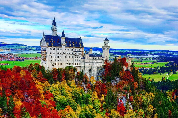 Hopp over køen Neuschwanstein slottstur fra Hohenschwangau