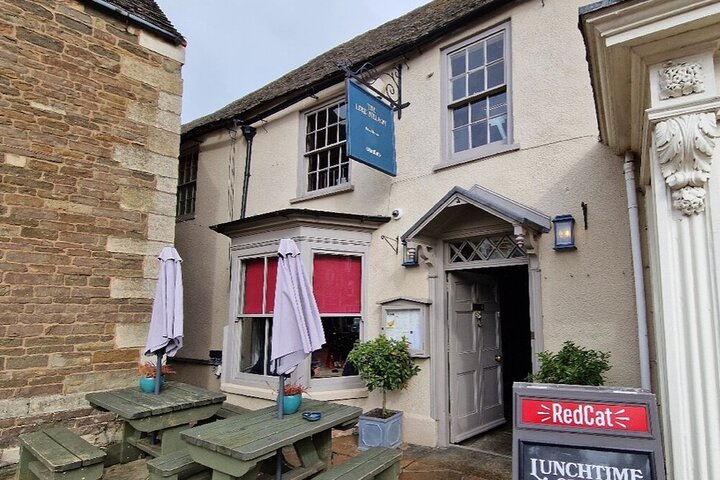 Oakham Private Historische Pub Walking Tour mit kostenlosen Getränken!