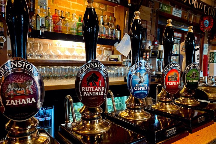 Oakham Private Historische Pub Walking Tour mit kostenlosen Getränken!