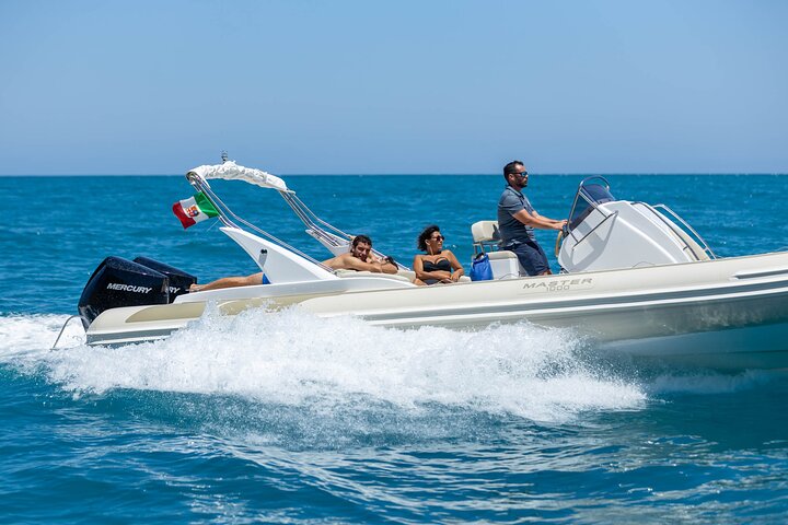 Excursión en barco de día completo de San Vito Lo Capo a Castellammare del Golfo